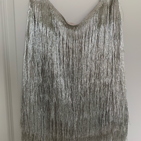 Rachel Zoe Gray Platinum Fringe Wick Top Tank XS - Picture 4 of 5